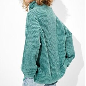 American Eagle Oversized Dreamspun Mock Neck Sweater in Color Pine Size Small